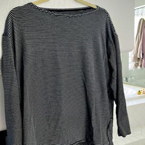 Lululemon long sleeve shirt black/white size 8